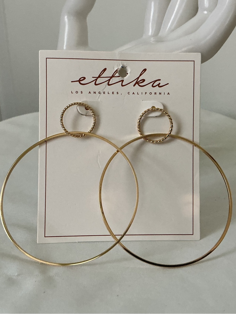 ETTIKA LA CALIFORNIA 18K Gold Plated Earrings. NEW ON CARD